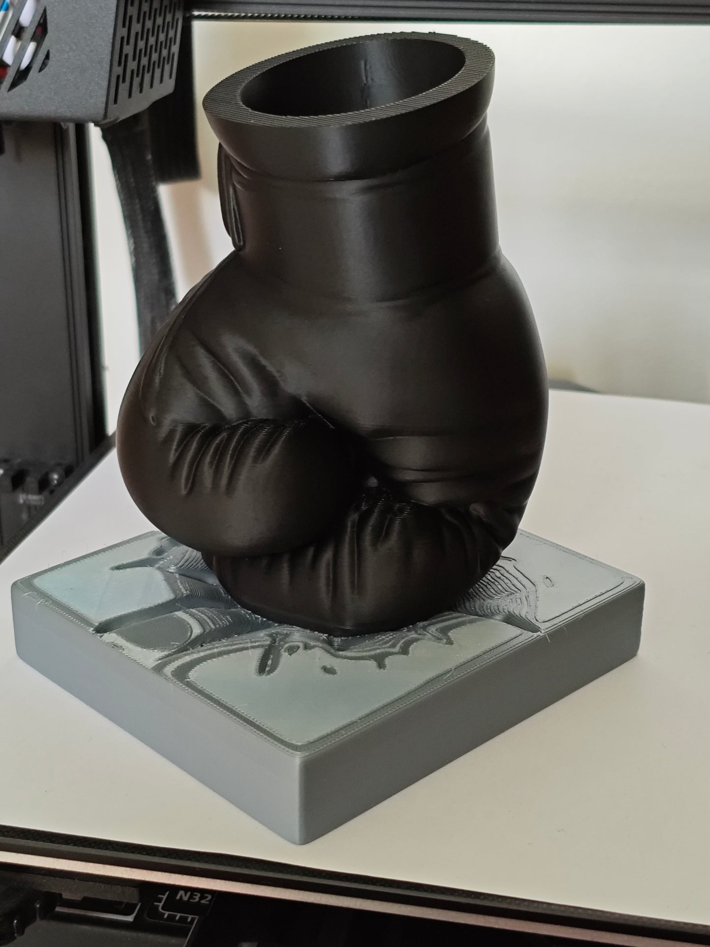 Glove pot holder
