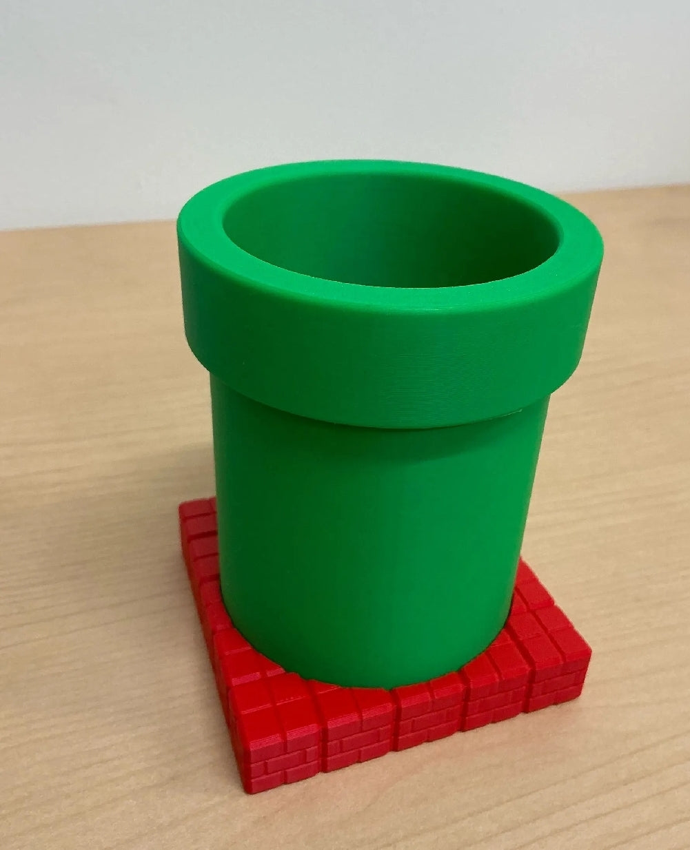 pipe-shaped pen holder/plant pot