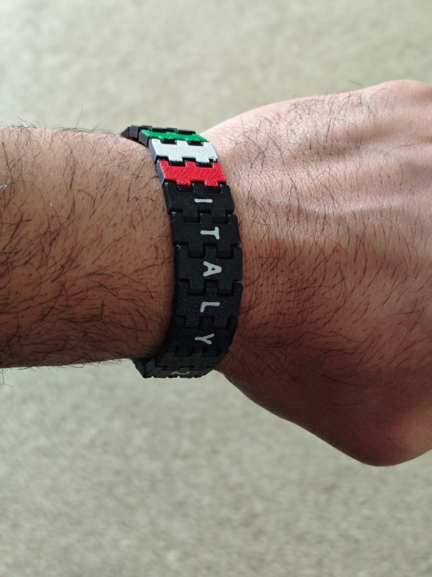 Italy bracelet supporter