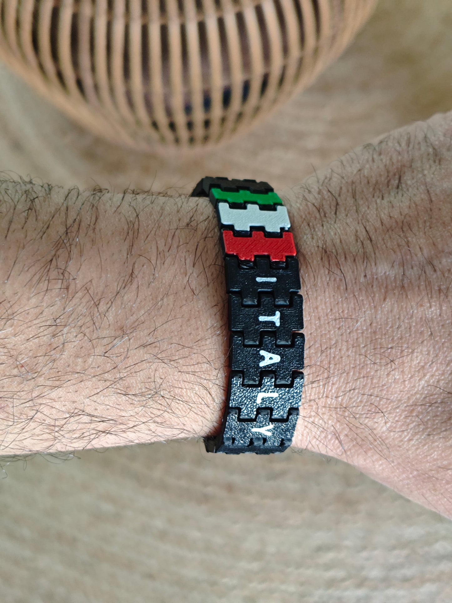 Italy bracelet supporter