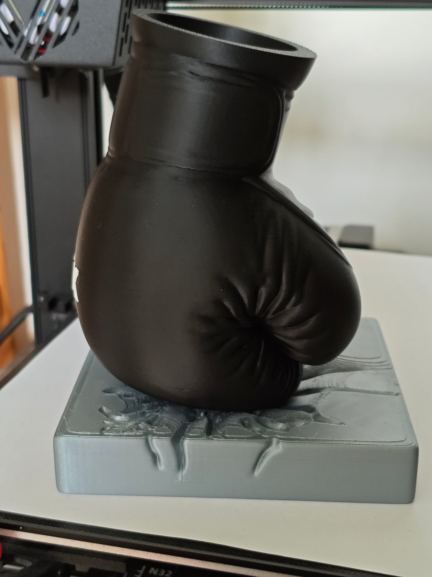 Glove pot holder